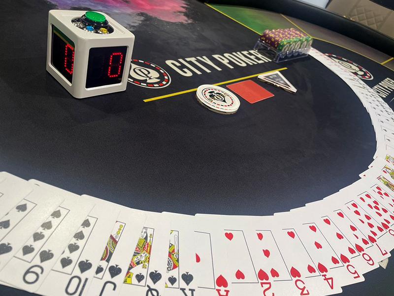 看到对手亮出顺子，你的牌真的赢了吗